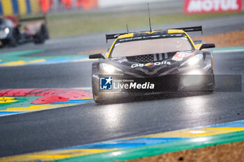 2024-06-16 - 82 JUNCADELLA Daniel (spa), BAUD Sébastien (fra), KOIZUMI Hiroshi (jpn), TF Sport, Corvette Z06 GT3.R #82, LM GT3, FIA WEC, action during the 2024 24 Hours of Le Mans, 4th round of the 2024 FIA World Endurance Championship, on the Circuit des 24 Heures du Mans, from June 15 to 16, 2024 in Le Mans, France - 24 HEURES DU MANS 2024 - RACE - ENDURANCE - MOTORS