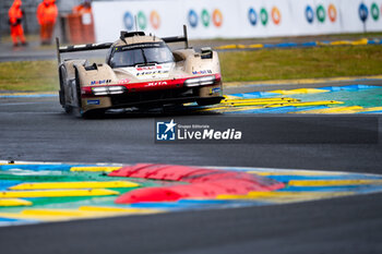 2024-06-16 - 38 RASMUSSEN Oliver (dnk), HANSON Philip (gbr), BUTTON Jenson (gbr), Hertz Team Jota, Porsche 963 #38, Hypercar, FIA WEC, action during the 2024 24 Hours of Le Mans, 4th round of the 2024 FIA World Endurance Championship, on the Circuit des 24 Heures du Mans, from June 15 to 16, 2024 in Le Mans, France - 24 HEURES DU MANS 2024 - RACE - ENDURANCE - MOTORS