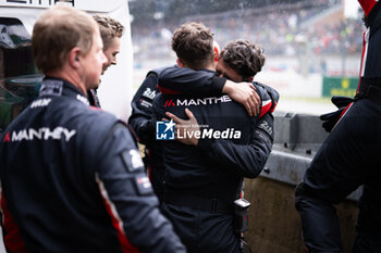 2024-06-16 - Porsche Manthey Purerxcing celebrates their win during the 2024 24 Hours of Le Mans, 4th round of the 2024 FIA World Endurance Championship, on the Circuit des 24 Heures du Mans, from June 15 to 16, 2024 in Le Mans, France - 24 HEURES DU MANS 2024 - RACE - ENDURANCE - MOTORS