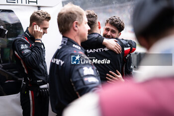 2024-06-16 - Porsche Manthey Purerxcing celebrates their win during the 2024 24 Hours of Le Mans, 4th round of the 2024 FIA World Endurance Championship, on the Circuit des 24 Heures du Mans, from June 15 to 16, 2024 in Le Mans, France - 24 HEURES DU MANS 2024 - RACE - ENDURANCE - MOTORS