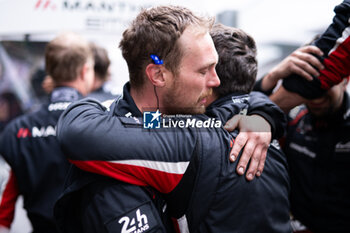 2024-06-16 - Porsche Manthey Purerxcing celebrates their win during the 2024 24 Hours of Le Mans, 4th round of the 2024 FIA World Endurance Championship, on the Circuit des 24 Heures du Mans, from June 15 to 16, 2024 in Le Mans, France - 24 HEURES DU MANS 2024 - RACE - ENDURANCE - MOTORS