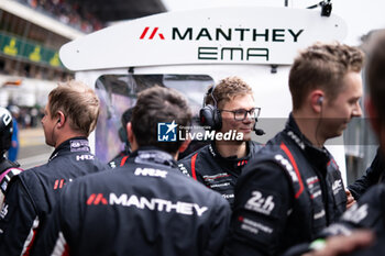 2024-06-16 - Porsche Manthey Purerxcing celebrates their win during the 2024 24 Hours of Le Mans, 4th round of the 2024 FIA World Endurance Championship, on the Circuit des 24 Heures du Mans, from June 15 to 16, 2024 in Le Mans, France - 24 HEURES DU MANS 2024 - RACE - ENDURANCE - MOTORS