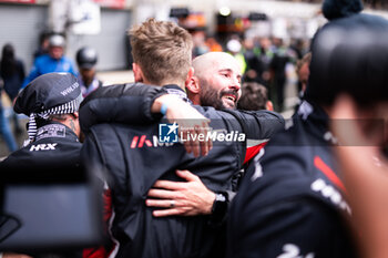 2024-06-16 - Porsche Manthey Purerxcing celebrates their win during the 2024 24 Hours of Le Mans, 4th round of the 2024 FIA World Endurance Championship, on the Circuit des 24 Heures du Mans, from June 15 to 16, 2024 in Le Mans, France - 24 HEURES DU MANS 2024 - RACE - ENDURANCE - MOTORS