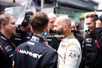 2024-06-16 - Porsche Manthey Purerxcing celebrates their win with SHAHIN Yasser (aus), during the 2024 24 Hours of Le Mans, 4th round of the 2024 FIA World Endurance Championship, on the Circuit des 24 Heures du Mans, from June 15 to 16, 2024 in Le Mans, France - 24 HEURES DU MANS 2024 - RACE - ENDURANCE - MOTORS