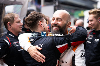 2024-06-16 - Porsche Manthey Purerxcing celebrates their win with SHAHIN Yasser (aus), during the 2024 24 Hours of Le Mans, 4th round of the 2024 FIA World Endurance Championship, on the Circuit des 24 Heures du Mans, from June 15 to 16, 2024 in Le Mans, France - 24 HEURES DU MANS 2024 - RACE - ENDURANCE - MOTORS