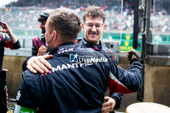 2024-06-16 - Porsche Manthey Purerxcing celebrates their win during the 2024 24 Hours of Le Mans, 4th round of the 2024 FIA World Endurance Championship, on the Circuit des 24 Heures du Mans, from June 15 to 16, 2024 in Le Mans, France - 24 HEURES DU MANS 2024 - RACE - ENDURANCE - MOTORS