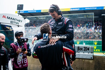 2024-06-16 - Porsche Manthey Purerxcing celebrates their win during the 2024 24 Hours of Le Mans, 4th round of the 2024 FIA World Endurance Championship, on the Circuit des 24 Heures du Mans, from June 15 to 16, 2024 in Le Mans, France - 24 HEURES DU MANS 2024 - RACE - ENDURANCE - MOTORS