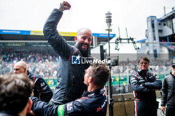 2024-06-16 - Porsche Manthey Purerxcing celebrates their win during the 2024 24 Hours of Le Mans, 4th round of the 2024 FIA World Endurance Championship, on the Circuit des 24 Heures du Mans, from June 15 to 16, 2024 in Le Mans, France - 24 HEURES DU MANS 2024 - RACE - ENDURANCE - MOTORS