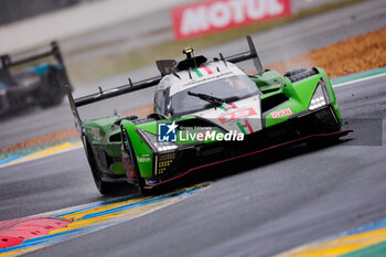 2024-06-16 - 19 GROSJEAN Romain (fra), CALDARELLI Andrea (ita), CAIROLI Matteo (ita), Lamborghini Iron Lynx, Lamborghini SC63 #19, Hypercar, action during the 2024 24 Hours of Le Mans, 4th round of the 2024 FIA World Endurance Championship, on the Circuit des 24 Heures du Mans, from June 15 to 16, 2024 in Le Mans, France - 24 HEURES DU MANS 2024 - RACE - ENDURANCE - MOTORS