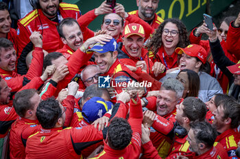 2024-06-16 - finish line, arrivee, podium, portrait ambiance pitlane, 50 FUOCO Antonio (ita), MOLINA Miguel (spa), NIELSEN Nicklas (dnk), Ferrari AF Corse, Ferrari 499P #50, Hypercar, FIA WEC, portrait during the 2024 24 Hours of Le Mans, 4th round of the 2024 FIA World Endurance Championship, on the Circuit des 24 Heures du Mans, from June 15 to 16, 2024 in Le Mans, France - 24 HEURES DU MANS 2024 - RACE - ENDURANCE - MOTORS