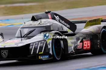 2024-06-16 - 93 VERGNE Jean-Eric (fra), JENSEN Mikkel (dnk), MULLER Nico (swi), Peugeot TotalEnergies, Peugeot 9x8 #93, Hypercar, FIA WEC, action during the 2024 24 Hours of Le Mans, 4th round of the 2024 FIA World Endurance Championship, on the Circuit des 24 Heures du Mans, from June 15 to 16, 2024 in Le Mans, France - 24 HEURES DU MANS 2024 - RACE - ENDURANCE - MOTORS