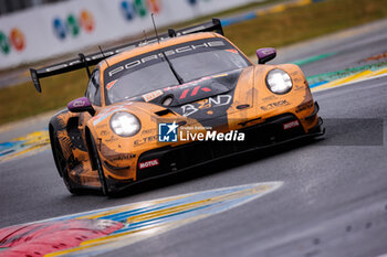 2024-06-16 - 91 LIETZ Richard (aut), SCHURING Morris (nld), SHAHIN Yasser (aus), Manthey EMA, Porsche 911 GT3 R #91, LM GT3, FIA WEC, action during the 2024 24 Hours of Le Mans, 4th round of the 2024 FIA World Endurance Championship, on the Circuit des 24 Heures du Mans, from June 15 to 16, 2024 in Le Mans, France - 24 HEURES DU MANS 2024 - RACE - ENDURANCE - MOTORS