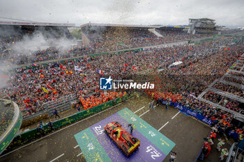 2024-06-16 - podium, portrait ambiance pitlane, 50 FUOCO Antonio (ita), MOLINA Miguel (spa), NIELSEN Nicklas (dnk), Ferrari AF Corse, Ferrari 499P #50, Hypercar, FIA WEC, portrait, 07 LOPEZ José María (arg), KOBAYASHI Kamui (jpn), DE VRIES Nyck (nld), Toyota Gazoo Racing, Toyota GR010 - Hybrid #07, Hypercar, FIA WEC, 51 PIER GUIDI Alessandro (ita), CALADO James (gbr), GIOVINAZZI Antonio (ita), Ferrari AF Corse, Ferrari 499P #51, Hypercar, FIA WEC, during the 2024 24 Hours of Le Mans, 4th round of the 2024 FIA World Endurance Championship, on the Circuit des 24 Heures du Mans, from June 15 to 16, 2024 in Le Mans, France - 24 HEURES DU MANS 2024 - RACE - ENDURANCE - MOTORS