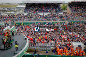 2024-06-16 - podium, portrait ambiance pitlane, 50 FUOCO Antonio (ita), MOLINA Miguel (spa), NIELSEN Nicklas (dnk), Ferrari AF Corse, Ferrari 499P #50, Hypercar, FIA WEC, portrait, 07 LOPEZ José María (arg), KOBAYASHI Kamui (jpn), DE VRIES Nyck (nld), Toyota Gazoo Racing, Toyota GR010 - Hybrid #07, Hypercar, FIA WEC, 51 PIER GUIDI Alessandro (ita), CALADO James (gbr), GIOVINAZZI Antonio (ita), Ferrari AF Corse, Ferrari 499P #51, Hypercar, FIA WEC, during the 2024 24 Hours of Le Mans, 4th round of the 2024 FIA World Endurance Championship, on the Circuit des 24 Heures du Mans, from June 15 to 16, 2024 in Le Mans, France - 24 HEURES DU MANS 2024 - RACE - ENDURANCE - MOTORS