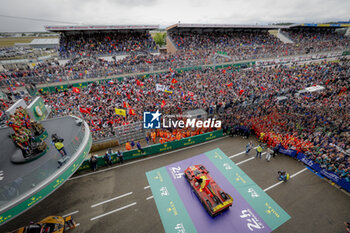 2024-06-16 - podium, portrait ambiance pitlane, 50 FUOCO Antonio (ita), MOLINA Miguel (spa), NIELSEN Nicklas (dnk), Ferrari AF Corse, Ferrari 499P #50, Hypercar, FIA WEC, portrait, 07 LOPEZ José María (arg), KOBAYASHI Kamui (jpn), DE VRIES Nyck (nld), Toyota Gazoo Racing, Toyota GR010 - Hybrid #07, Hypercar, FIA WEC, 51 PIER GUIDI Alessandro (ita), CALADO James (gbr), GIOVINAZZI Antonio (ita), Ferrari AF Corse, Ferrari 499P #51, Hypercar, FIA WEC, during the 2024 24 Hours of Le Mans, 4th round of the 2024 FIA World Endurance Championship, on the Circuit des 24 Heures du Mans, from June 15 to 16, 2024 in Le Mans, France - 24 HEURES DU MANS 2024 - RACE - ENDURANCE - MOTORS