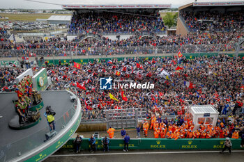 2024-06-16 - podium, portrait ambiance pitlane, 50 FUOCO Antonio (ita), MOLINA Miguel (spa), NIELSEN Nicklas (dnk), Ferrari AF Corse, Ferrari 499P #50, Hypercar, FIA WEC, portrait, 07 LOPEZ José María (arg), KOBAYASHI Kamui (jpn), DE VRIES Nyck (nld), Toyota Gazoo Racing, Toyota GR010 - Hybrid #07, Hypercar, FIA WEC, 51 PIER GUIDI Alessandro (ita), CALADO James (gbr), GIOVINAZZI Antonio (ita), Ferrari AF Corse, Ferrari 499P #51, Hypercar, FIA WEC, during the 2024 24 Hours of Le Mans, 4th round of the 2024 FIA World Endurance Championship, on the Circuit des 24 Heures du Mans, from June 15 to 16, 2024 in Le Mans, France - 24 HEURES DU MANS 2024 - RACE - ENDURANCE - MOTORS