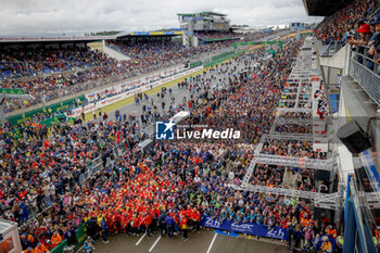 2024-06-16 - finish line, arrivee, podium, portrait ambiance pitlane, 50 FUOCO Antonio (ita), MOLINA Miguel (spa), NIELSEN Nicklas (dnk), Ferrari AF Corse, Ferrari 499P #50, Hypercar, FIA WEC, portrait during the 2024 24 Hours of Le Mans, 4th round of the 2024 FIA World Endurance Championship, on the Circuit des 24 Heures du Mans, from June 15 to 16, 2024 in Le Mans, France - 24 HEURES DU MANS 2024 - RACE - ENDURANCE - MOTORS