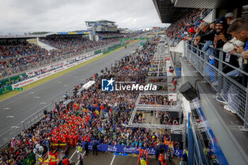 2024-06-16 - finish line, arrivee, podium, portrait ambiance pitlane, 50 FUOCO Antonio (ita), MOLINA Miguel (spa), NIELSEN Nicklas (dnk), Ferrari AF Corse, Ferrari 499P #50, Hypercar, FIA WEC, portrait during the 2024 24 Hours of Le Mans, 4th round of the 2024 FIA World Endurance Championship, on the Circuit des 24 Heures du Mans, from June 15 to 16, 2024 in Le Mans, France - 24 HEURES DU MANS 2024 - RACE - ENDURANCE - MOTORS