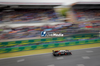 2024-06-16 - 08 BUEMI Sébastien (swi), HARTLEY Brendon (nzl), HIRAKAWA Ryo (jpn), Toyota Gazoo Racing, Toyota GR010 - Hybrid #08, Hypercar, FIA WEC, action during the 2024 24 Hours of Le Mans, 4th round of the 2024 FIA World Endurance Championship, on the Circuit des 24 Heures du Mans, from June 15 to 16, 2024 in Le Mans, France - 24 HEURES DU MANS 2024 - RACE - ENDURANCE - MOTORS