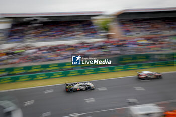 2024-06-16 - 94 VANDOORNE Stoffel (bel), DUVAL Loïc (fra), DI RESTA Paul (gbr), Peugeot TotalEnergies, Peugeot 9x8 #94, Hypercar, FIA WEC, action during the 2024 24 Hours of Le Mans, 4th round of the 2024 FIA World Endurance Championship, on the Circuit des 24 Heures du Mans, from June 15 to 16, 2024 in Le Mans, France - 24 HEURES DU MANS 2024 - RACE - ENDURANCE - MOTORS