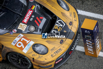 2024-06-16 - 91 LIETZ Richard (aut), SCHURING Morris (nld), SHAHIN Yasser (aus), Manthey EMA, Porsche 911 GT3 R #91, LM GT3, FIA WEC, detail finish line, arrivee, ambiance during the 2024 24 Hours of Le Mans, 4th round of the 2024 FIA World Endurance Championship, on the Circuit des 24 Heures du Mans, from June 15 to 16, 2024 in Le Mans, France - 24 HEURES DU MANS 2024 - RACE - ENDURANCE - MOTORS