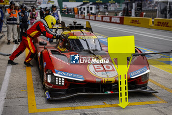 2024-06-16 - 50 FUOCO Antonio (ita), MOLINA Miguel (spa), NIELSEN Nicklas (dnk), Ferrari AF Corse, Ferrari 499P #50, Hypercar, FIA WEC, pitstop, arrêt aux stands during the 2024 24 Hours of Le Mans, 4th round of the 2024 FIA World Endurance Championship, on the Circuit des 24 Heures du Mans, from June 15 to 16, 2024 in Le Mans, France - 24 HEURES DU MANS 2024 - RACE - ENDURANCE - MOTORS