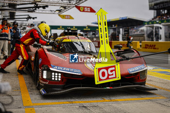 2024-06-16 - 50 FUOCO Antonio (ita), MOLINA Miguel (spa), NIELSEN Nicklas (dnk), Ferrari AF Corse, Ferrari 499P #50, Hypercar, FIA WEC, pitstop, arrêt aux stands during the 2024 24 Hours of Le Mans, 4th round of the 2024 FIA World Endurance Championship, on the Circuit des 24 Heures du Mans, from June 15 to 16, 2024 in Le Mans, France - 24 HEURES DU MANS 2024 - RACE - ENDURANCE - MOTORS