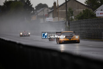 2024-06-16 - 91 LIETZ Richard (aut), SCHURING Morris (nld), SHAHIN Yasser (aus), Manthey EMA, Porsche 911 GT3 R #91, LM GT3, FIA WEC, action during the 2024 24 Hours of Le Mans, 4th round of the 2024 FIA World Endurance Championship, on the Circuit des 24 Heures du Mans, from June 15 to 16, 2024 in Le Mans, France - 24 HEURES DU MANS 2024 - RACE - ENDURANCE - MOTORS