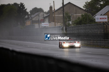 2024-06-16 - 05 CAMPBELL Matt (aus), CHRISTENSEN Michael (dnk), MAKOWIECKI Frédéric (fra), Porsche Penske Motorsport, Porsche 963 #05, Hypercar, FIA WEC, action during the 2024 24 Hours of Le Mans, 4th round of the 2024 FIA World Endurance Championship, on the Circuit des 24 Heures du Mans, from June 15 to 16, 2024 in Le Mans, France - 24 HEURES DU MANS 2024 - RACE - ENDURANCE - MOTORS