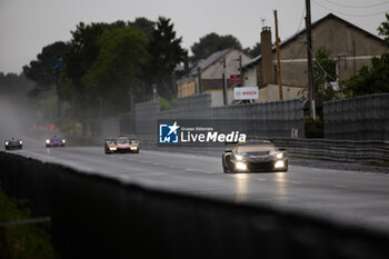 2024-06-16 - 82 JUNCADELLA Daniel (spa), BAUD Sébastien (fra), KOIZUMI Hiroshi (jpn), TF Sport, Corvette Z06 GT3.R #82, LM GT3, FIA WEC, action during the 2024 24 Hours of Le Mans, 4th round of the 2024 FIA World Endurance Championship, on the Circuit des 24 Heures du Mans, from June 15 to 16, 2024 in Le Mans, France - 24 HEURES DU MANS 2024 - RACE - ENDURANCE - MOTORS