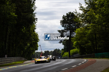 2024-06-16 - 83 KUBICA Robert (pol), SHWARTZMAN Robert (isr), YE Yifei (chn), AF Corse, Ferrari 499P #83, Hypercar, FIA WEC, action during the 2024 24 Hours of Le Mans, 4th round of the 2024 FIA World Endurance Championship, on the Circuit des 24 Heures du Mans, from June 15 to 16, 2024 in Le Mans, France - 24 HEURES DU MANS 2024 - RACE - ENDURANCE - MOTORS