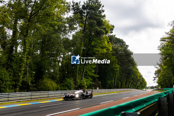 2024-06-16 - 08 BUEMI Sébastien (swi), HARTLEY Brendon (nzl), HIRAKAWA Ryo (jpn), Toyota Gazoo Racing, Toyota GR010 - Hybrid #08, Hypercar, FIA WEC, action during the 2024 24 Hours of Le Mans, 4th round of the 2024 FIA World Endurance Championship, on the Circuit des 24 Heures du Mans, from June 15 to 16, 2024 in Le Mans, France - 24 HEURES DU MANS 2024 - RACE - ENDURANCE - MOTORS