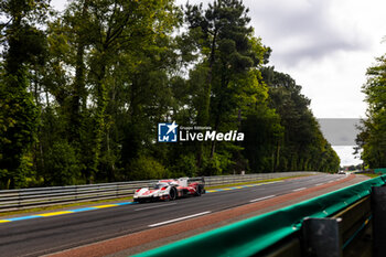 2024-06-16 - 06 ESTRE Kevin (fra), LOTTERER André (ger), VANTHOOR Laurens (bel), Porsche Penske Motorsport, Porsche 963 #06, Hypercar, FIA WEC, action during the 2024 24 Hours of Le Mans, 4th round of the 2024 FIA World Endurance Championship, on the Circuit des 24 Heures du Mans, from June 15 to 16, 2024 in Le Mans, France - 24 HEURES DU MANS 2024 - RACE - ENDURANCE - MOTORS