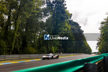 2024-06-16 - 94 VANDOORNE Stoffel (bel), DUVAL Loïc (fra), DI RESTA Paul (gbr), Peugeot TotalEnergies, Peugeot 9x8 #94, Hypercar, FIA WEC, action during the 2024 24 Hours of Le Mans, 4th round of the 2024 FIA World Endurance Championship, on the Circuit des 24 Heures du Mans, from June 15 to 16, 2024 in Le Mans, France - 24 HEURES DU MANS 2024 - RACE - ENDURANCE - MOTORS