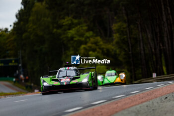 2024-06-16 - 63 BORTOLOTTI Mirko (ita), CALDARELLI Andrea (ita), KVYAT Daniil, Lamborghini Iron Lynx, Lamborghini SC63 #63, Hypercar, FIA WEC, action during the 2024 24 Hours of Le Mans, 4th round of the 2024 FIA World Endurance Championship, on the Circuit des 24 Heures du Mans, from June 15 to 16, 2024 in Le Mans, France - 24 HEURES DU MANS 2024 - RACE - ENDURANCE - MOTORS