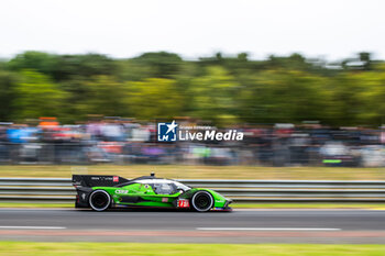 2024-06-16 - 19 GROSJEAN Romain (fra), CALDARELLI Andrea (ita), CAIROLI Matteo (ita), Lamborghini Iron Lynx, Lamborghini SC63 #19, Hypercar, action during the 2024 24 Hours of Le Mans, 4th round of the 2024 FIA World Endurance Championship, on the Circuit des 24 Heures du Mans, from June 15 to 16, 2024 in Le Mans, France - 24 HEURES DU MANS 2024 - RACE - ENDURANCE - MOTORS