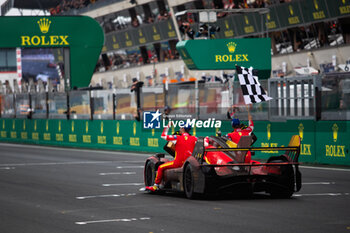 2024-06-16 - 50 FUOCO Antonio (ita), MOLINA Miguel (spa), NIELSEN Nicklas (dnk), Ferrari AF Corse, Ferrari 499P #50, Hypercar, FIA WEC, action during the podium of the 2024 24 Hours of Le Mans, 4th round of the 2024 FIA World Endurance Championship, on the Circuit des 24 Heures du Mans, from June 15 to 16, 2024 in Le Mans, France - 24 HEURES DU MANS 2024 - PODIUM - ENDURANCE - MOTORS