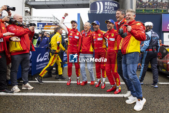 2024-06-16 - 50 FUOCO Antonio (ita), MOLINA Miguel (spa), NIELSEN Nicklas (dnk), Ferrari AF Corse, Ferrari 499P #50, Hypercar, FIA WEC, celebrating their win during the podium of the 2024 24 Hours of Le Mans, 4th round of the 2024 FIA World Endurance Championship, on the Circuit des 24 Heures du Mans, from June 15 to 16, 2024 in Le Mans, France - 24 HEURES DU MANS 2024 - PODIUM - ENDURANCE - MOTORS