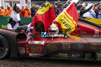 2024-06-16 - 50 FUOCO Antonio (ita), MOLINA Miguel (spa), NIELSEN Nicklas (dnk), Ferrari AF Corse, Ferrari 499P #50, Hypercar, FIA WEC, ambiance during the podium of the 2024 24 Hours of Le Mans, 4th round of the 2024 FIA World Endurance Championship, on the Circuit des 24 Heures du Mans, from June 15 to 16, 2024 in Le Mans, France - 24 HEURES DU MANS 2024 - PODIUM - ENDURANCE - MOTORS