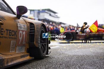 2024-06-16 - 91 LIETZ Richard (aut), SCHURING Morris (nld), SHAHIN Yasser (aus), Manthey EMA, Porsche 911 GT3 R #91, LM GT3, FIA WEC, ambiance during the podium of the 2024 24 Hours of Le Mans, 4th round of the 2024 FIA World Endurance Championship, on the Circuit des 24 Heures du Mans, from June 15 to 16, 2024 in Le Mans, France - 24 HEURES DU MANS 2024 - PODIUM - ENDURANCE - MOTORS