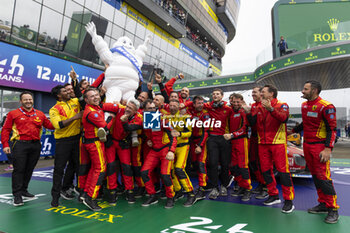 2024-06-16 - 50 FUOCO Antonio (ita), MOLINA Miguel (spa), NIELSEN Nicklas (dnk), Ferrari AF Corse, Ferrari 499P #50, Hypercar, FIA WEC, celebrating their win during the podium of the 2024 24 Hours of Le Mans, 4th round of the 2024 FIA World Endurance Championship, on the Circuit des 24 Heures du Mans, from June 15 to 16, 2024 in Le Mans, France - 24 HEURES DU MANS 2024 - PODIUM - ENDURANCE - MOTORS