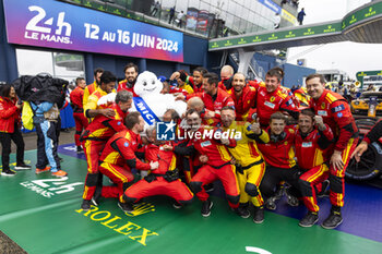 2024-06-16 - 50 FUOCO Antonio (ita), MOLINA Miguel (spa), NIELSEN Nicklas (dnk), Ferrari AF Corse, Ferrari 499P #50, Hypercar, FIA WEC, celebrating their win during the podium of the 2024 24 Hours of Le Mans, 4th round of the 2024 FIA World Endurance Championship, on the Circuit des 24 Heures du Mans, from June 15 to 16, 2024 in Le Mans, France - 24 HEURES DU MANS 2024 - PODIUM - ENDURANCE - MOTORS