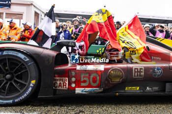 2024-06-16 - 50 FUOCO Antonio (ita), MOLINA Miguel (spa), NIELSEN Nicklas (dnk), Ferrari AF Corse, Ferrari 499P #50, Hypercar, FIA WEC, celebrating their win during the podium of the 2024 24 Hours of Le Mans, 4th round of the 2024 FIA World Endurance Championship, on the Circuit des 24 Heures du Mans, from June 15 to 16, 2024 in Le Mans, France - 24 HEURES DU MANS 2024 - PODIUM - ENDURANCE - MOTORS