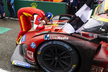 2024-06-16 - MOLINA Miguel (spa), Ferrari AF Corse, Ferrari 499P #50, Hypercar, FIA WEC, portrait celebrating their win during the podium of the 2024 24 Hours of Le Mans, 4th round of the 2024 FIA World Endurance Championship, on the Circuit des 24 Heures du Mans, from June 15 to 16, 2024 in Le Mans, France - 24 HEURES DU MANS 2024 - PODIUM - ENDURANCE - MOTORS