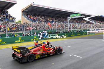 2024-06-16 - 50 FUOCO Antonio (ita), MOLINA Miguel (spa), NIELSEN Nicklas (dnk), Ferrari AF Corse, Ferrari 499P #50, Hypercar, FIA WEC, celebrating their win during the podium of the 2024 24 Hours of Le Mans, 4th round of the 2024 FIA World Endurance Championship, on the Circuit des 24 Heures du Mans, from June 15 to 16, 2024 in Le Mans, France - 24 HEURES DU MANS 2024 - PODIUM - ENDURANCE - MOTORS