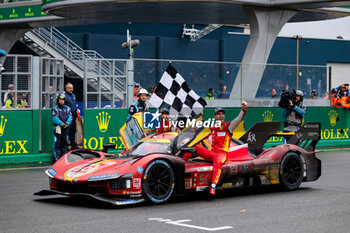 2024-06-16 - Finish line, arrivee of 50 FUOCO Antonio (ita), MOLINA Miguel (spa), NIELSEN Nicklas (dnk), Ferrari AF Corse, Ferrari 499P #50, Hypercar, FIA WEC, portrait during the podium of the 2024 24 Hours of Le Mans, 4th round of the 2024 FIA World Endurance Championship, on the Circuit des 24 Heures du Mans, from June 15 to 16, 2024 in Le Mans, France - 24 HEURES DU MANS 2024 - PODIUM - ENDURANCE - MOTORS