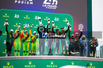 2024-06-16 - Podium, 22 JARVIS Oliver (gbr), GARG Bijoy (usa), SIEGEL Nolan (usa), United Autosports, Oreca 07 - Gibson #22, LMP2, 34 SMIECHOWSKI Jakub (pol), LOMKO Vladislav (grd), NOVALAK Clément (fra), Inter Europol Competition, Oreca 07 - Gibson #34, LMP2, 28 LAFARGUE Paul (fra), VAN UITERT Job (nld), DE GERUS Reshad (fra), Idec Sport, Oreca 07 - Gibson #28, LMP2 during the podium of the 2024 24 Hours of Le Mans, 4th round of the 2024 FIA World Endurance Championship, on the Circuit des 24 Heures du Mans, from June 15 to 16, 2024 in Le Mans, France - 24 HEURES DU MANS 2024 - PODIUM - ENDURANCE - MOTORS