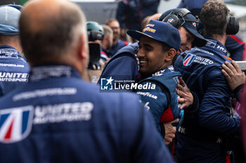 2024-06-16 - GARG Bijoy (usa), United Autosports, Oreca 07 - Gibson #22, LMP2, portrait during the podium of the 2024 24 Hours of Le Mans, 4th round of the 2024 FIA World Endurance Championship, on the Circuit des 24 Heures du Mans, from June 15 to 16, 2024 in Le Mans, France - 24 HEURES DU MANS 2024 - PODIUM - ENDURANCE - MOTORS