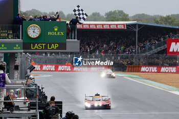 2024-06-16 - 50 FUOCO Antonio (ita), MOLINA Miguel (spa), NIELSEN Nicklas (dnk), Ferrari AF Corse, Ferrari 499P #50, Hypercar, FIA WEC, finish line, arrivee, during the podium of the 2024 24 Hours of Le Mans, 4th round of the 2024 FIA World Endurance Championship, on the Circuit des 24 Heures du Mans, from June 15 to 16, 2024 in Le Mans, France - 24 HEURES DU MANS 2024 - PODIUM - ENDURANCE - MOTORS