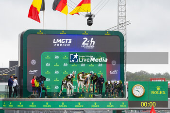 2024-06-16 - 91 LIETZ Richard (aut), SCHURING Morris (nld), SHAHIN Yasser (aus), Manthey EMA, Porsche 911 GT3 R #91, LM GT3, FIA WEC, action, 31 FARFUS Augusto (bra), GELAEL Sean (ind), LEUNG Darren (gbr), Team WRT, BMW M4 GT3 #31, LM GT3, FIA WEC, action, 88 OLSEN Dennis (dnk), PEDERSEN Mikkel (dnk), RODA Giorgio (ita), Proton Competition, Ford Mustang GT3 #88, LM GT3, FIA WEC, podium, portrait during the podium of the 2024 24 Hours of Le Mans, 4th round of the 2024 FIA World Endurance Championship, on the Circuit des 24 Heures du Mans, from June 15 to 16, 2024 in Le Mans, France - 24 HEURES DU MANS 2024 - PODIUM - ENDURANCE - MOTORS